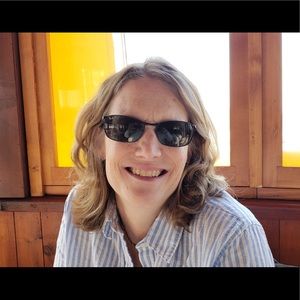 Meet your Posher, Kelly